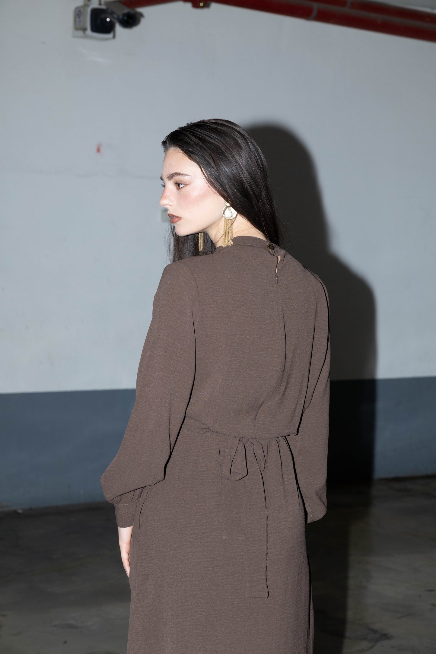 שמלת קונטור חומה