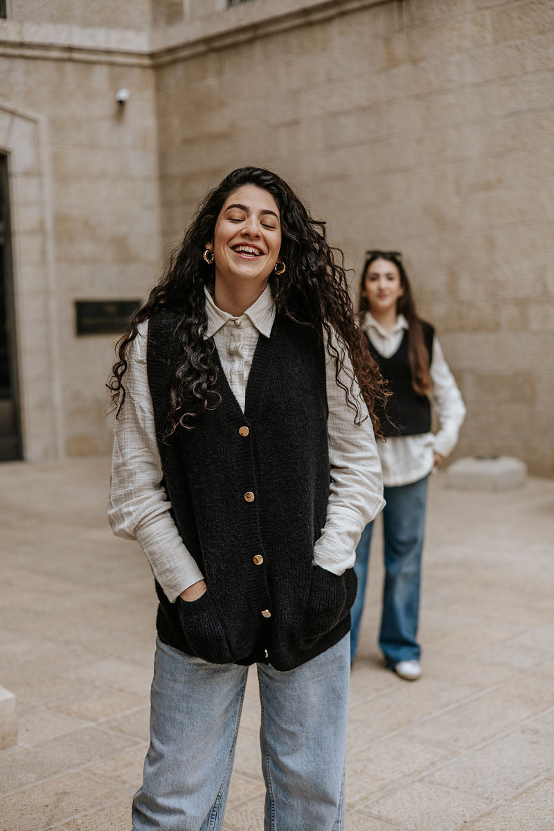 אפודת צמר שחור