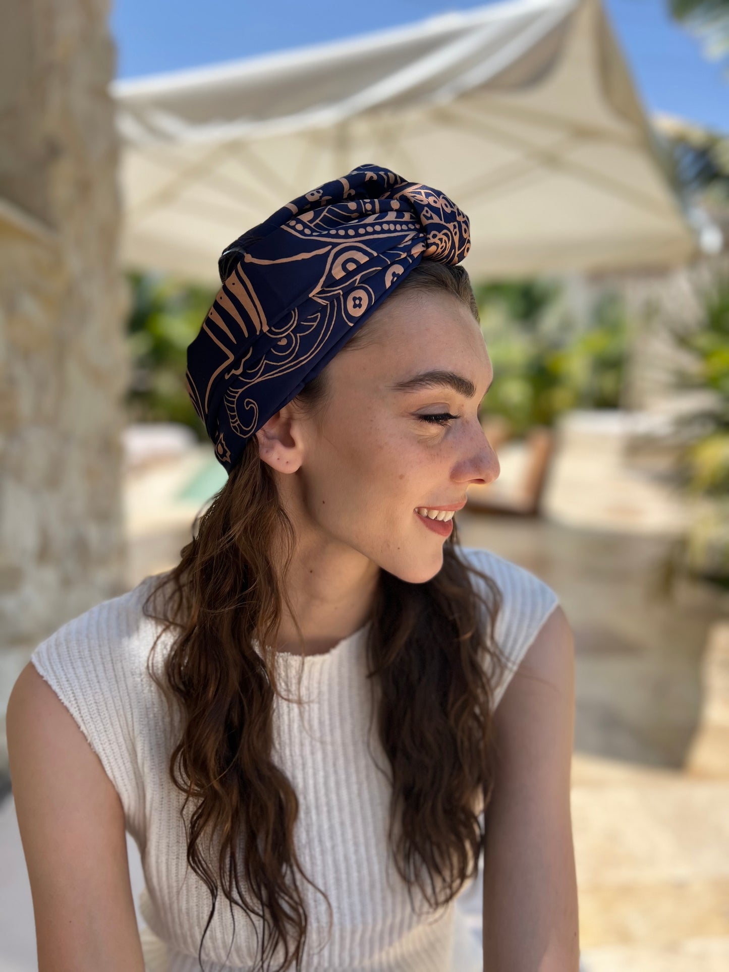צעיף מרובע כחול זהב