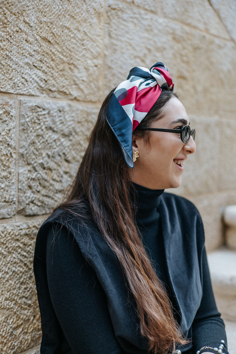 צעיף מרובע ורוד שחור