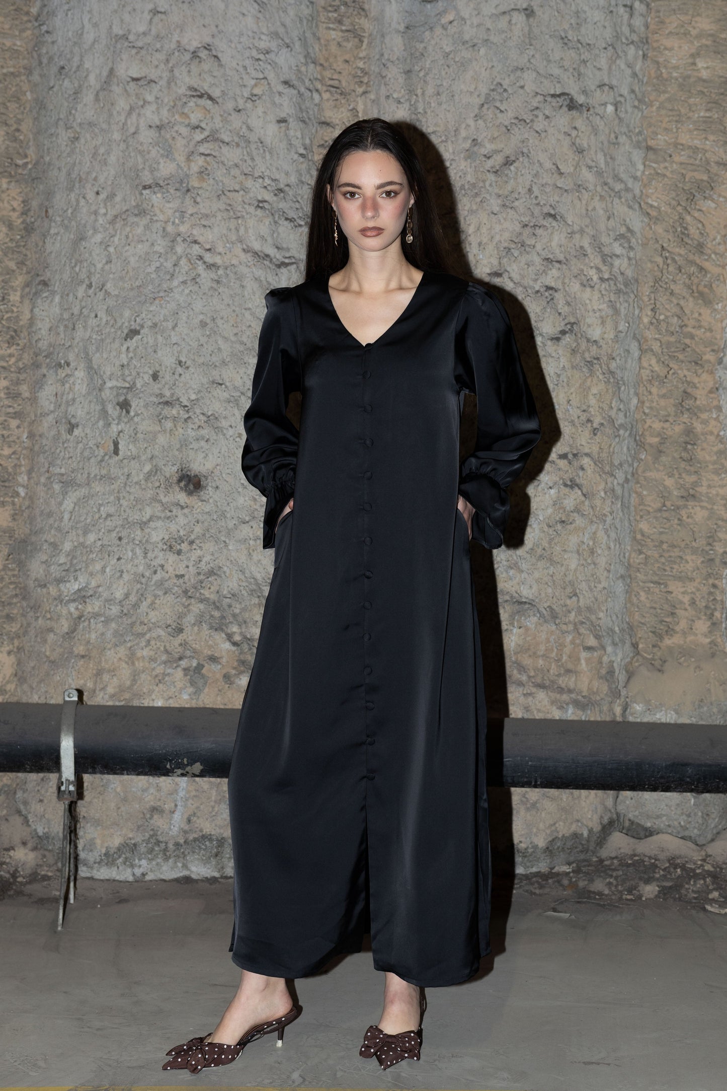 שמלת אקסיס סאטן שחורה