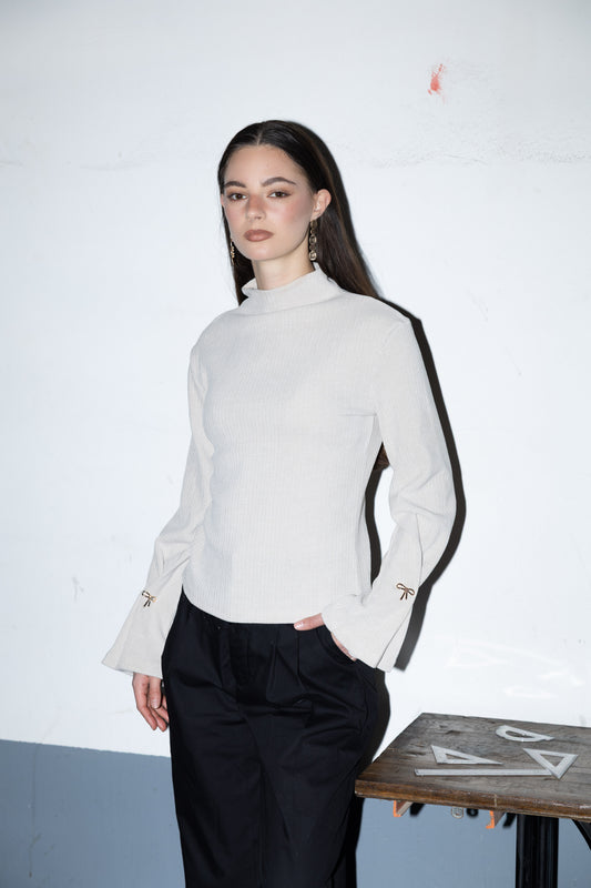 חולצת דלתא אבן