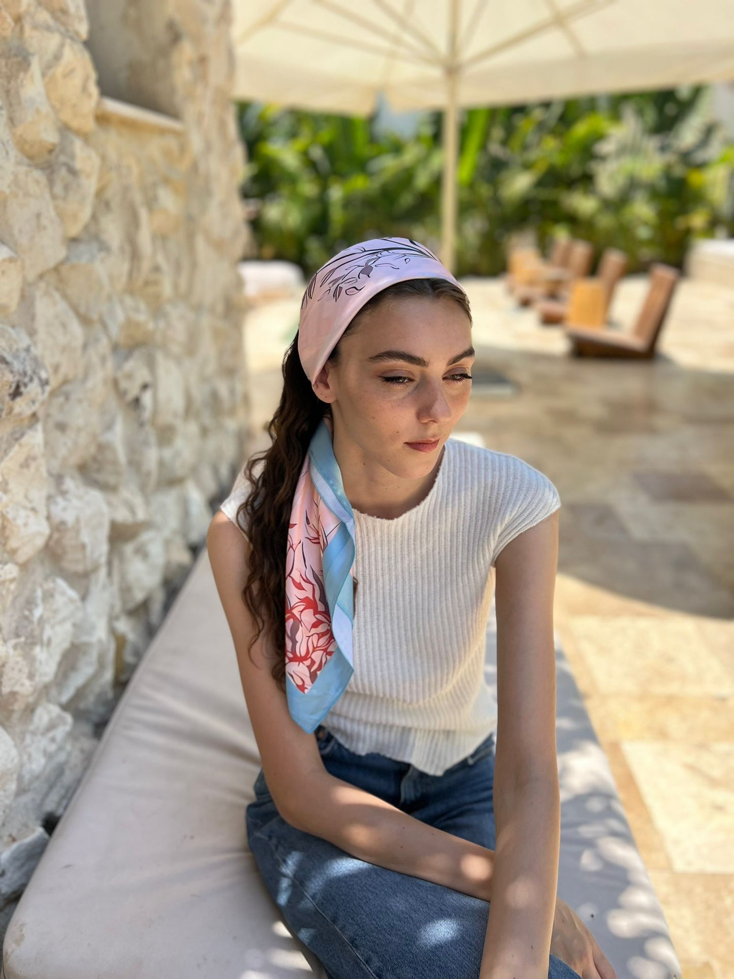 צעיף מרובע שמנת כחול